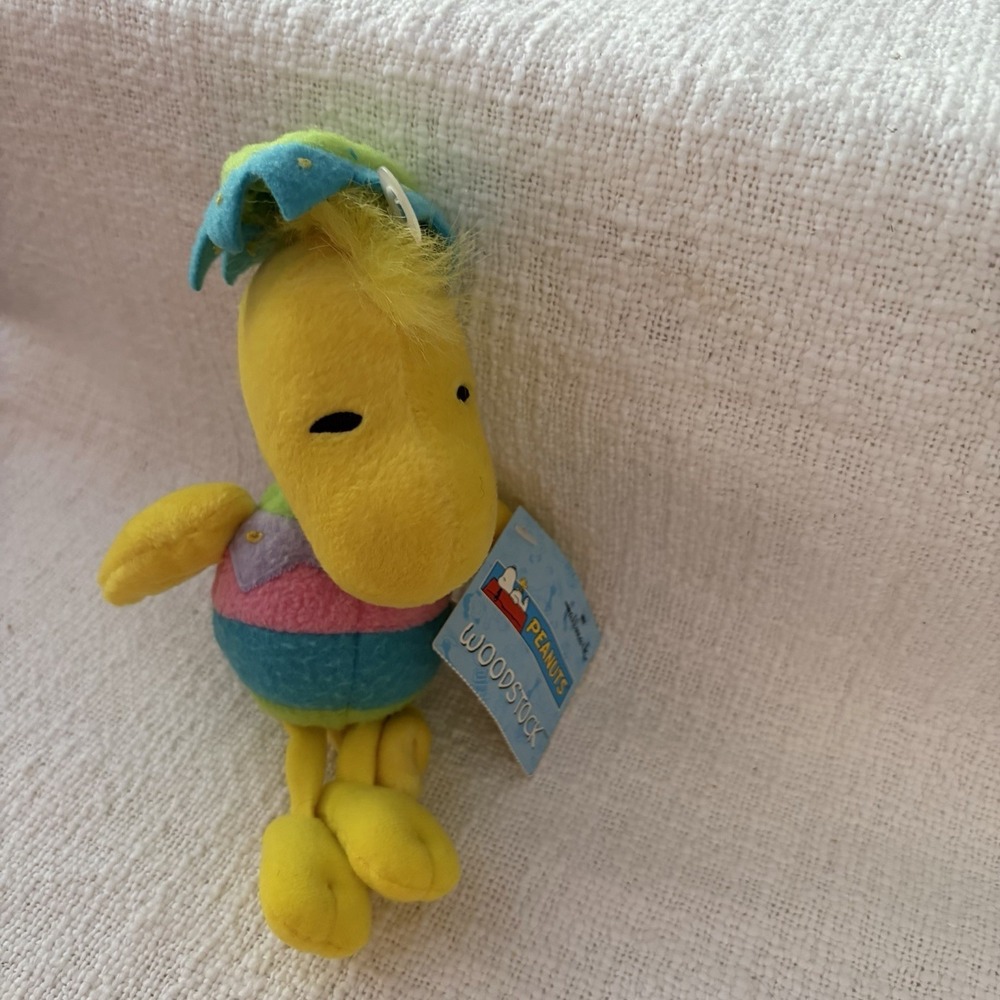 Easter Egg Woodstock Peanuts NWT‎ Hallmark Plush 8' Toy Lovey
